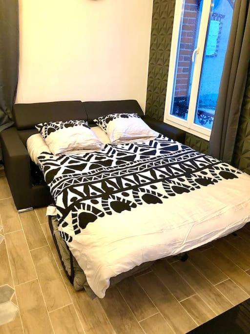 Le Led Room,Centre Ville Place De Parking Gratuite Sens Exterior foto